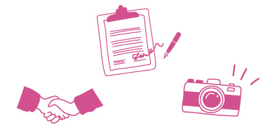 弊社で外注のカメラマンに撮影を依頼いたします。